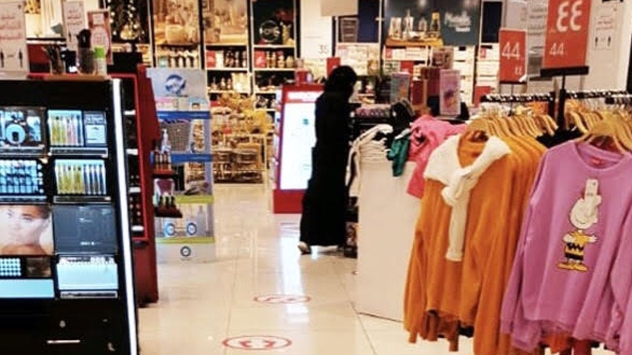 <div class="paragraphs"><p>تطبيق الإجراءات الاحترازية بمكة المكرمة</p></div>