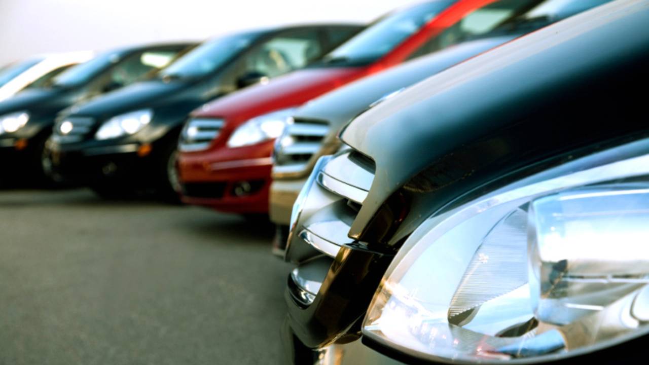 2502 جولة رقابية على منافذ بيع المركبات بالمملكة.. وضبط 27 منشأةً مخالفةً

