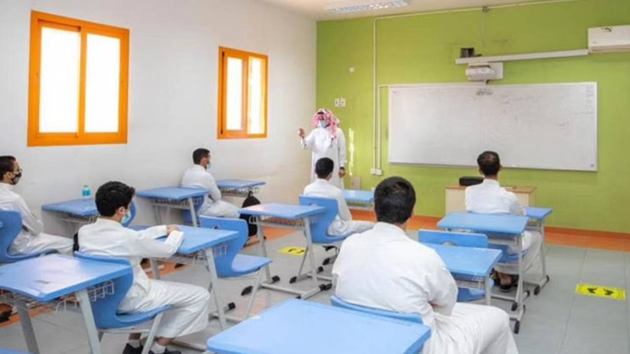 بالفيديو.. تعرّف على الفئات المستثناة من الحضور للمدارس