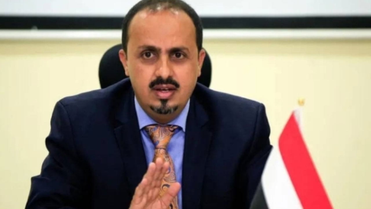 الإرياني يعدد المخاطر المحتملة للناقلة صافر على المدنيين
