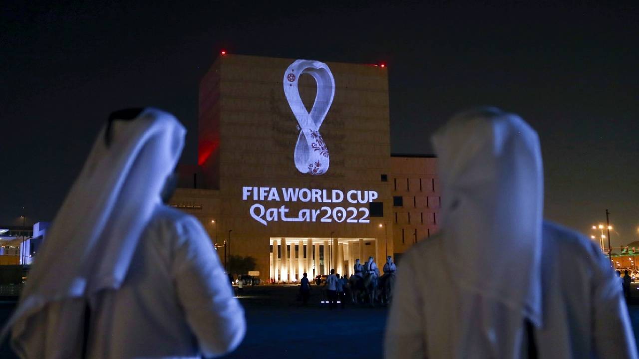 حظر بيع المشروبات الكحولية للمشجعين في محيط ملاعب مونديال قطر 2022 
