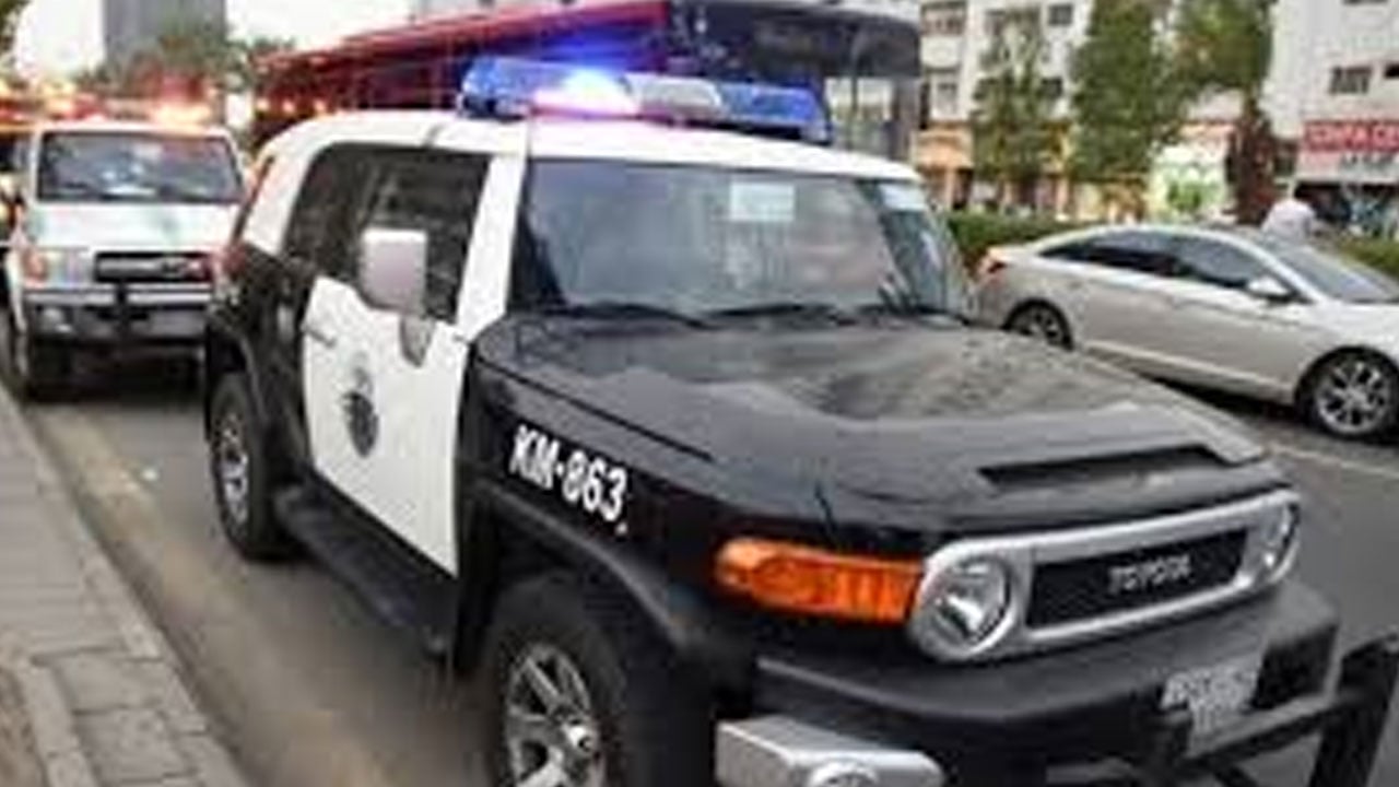شرطة المدينة تطيح بـ4 مقيمين سلبوا أحد المارة
