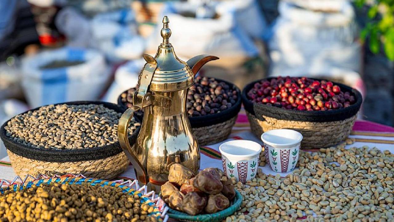 «الداير».. عاصمة البنّ الخولاني السعودي لـ 8 مواسم