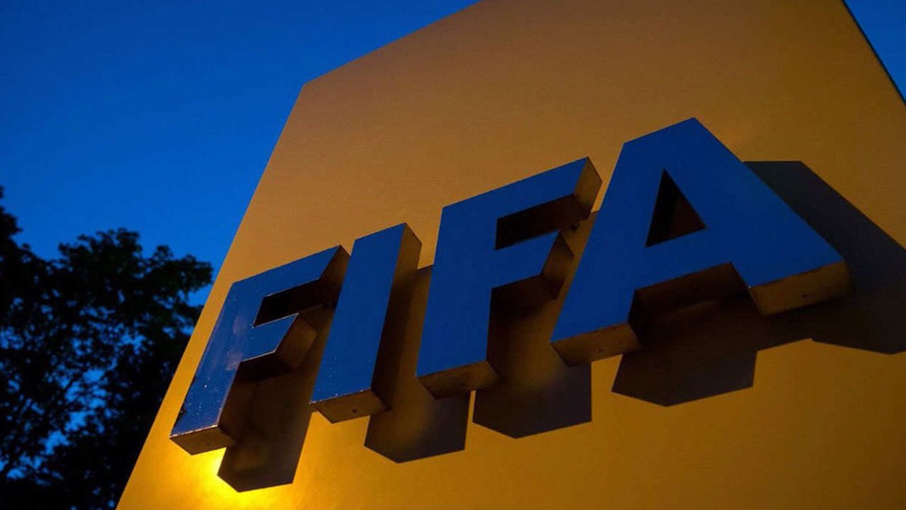 «فيفا» يصدر قرارًا هامًا قبل الملحق الأوروبي لمونديال «قطر 2022»