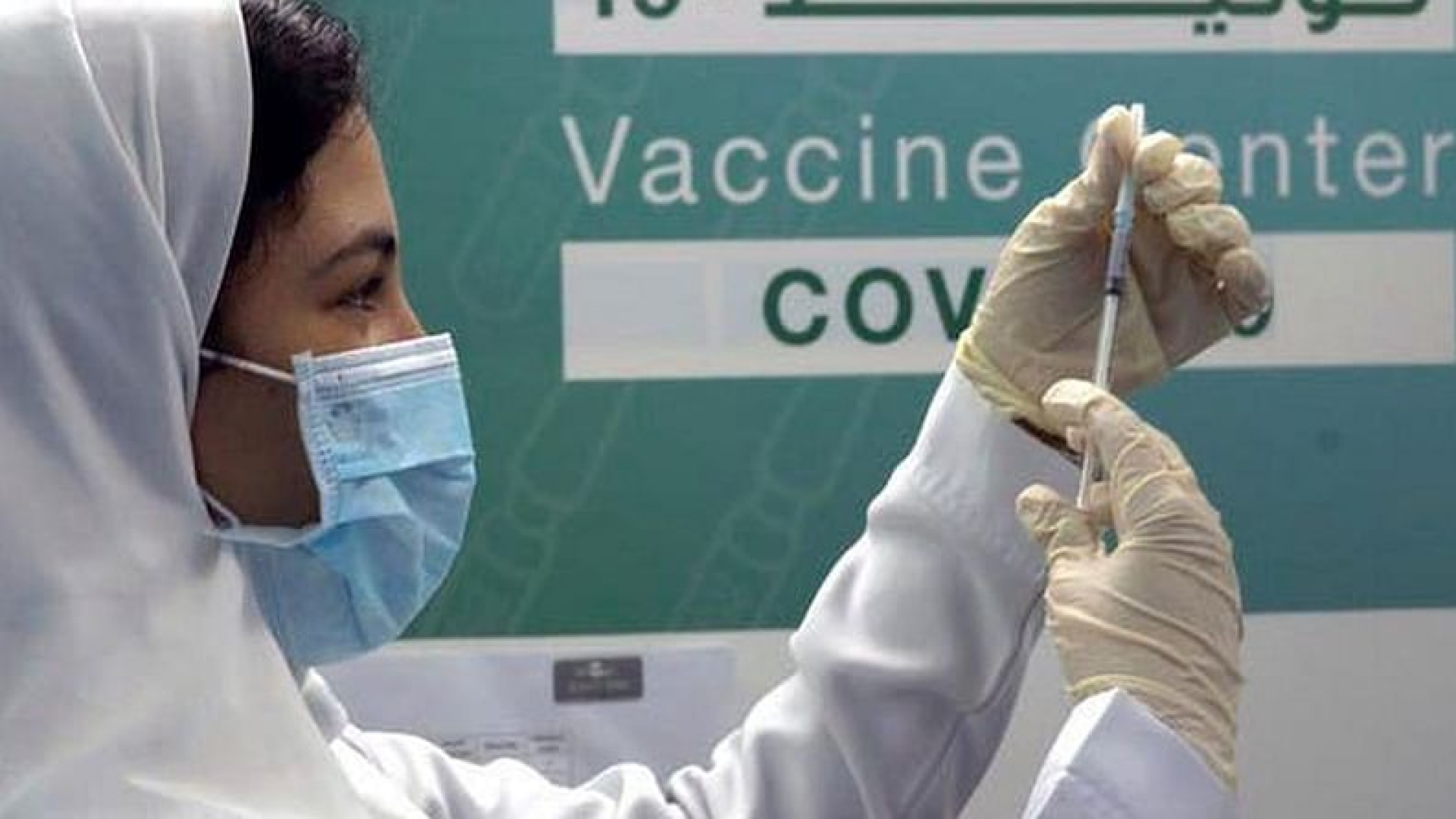 استشاري أمراض معدية: لقاح كورونا يخفض نسبة الإصابة بـ10 أعراض طويلة الأمد