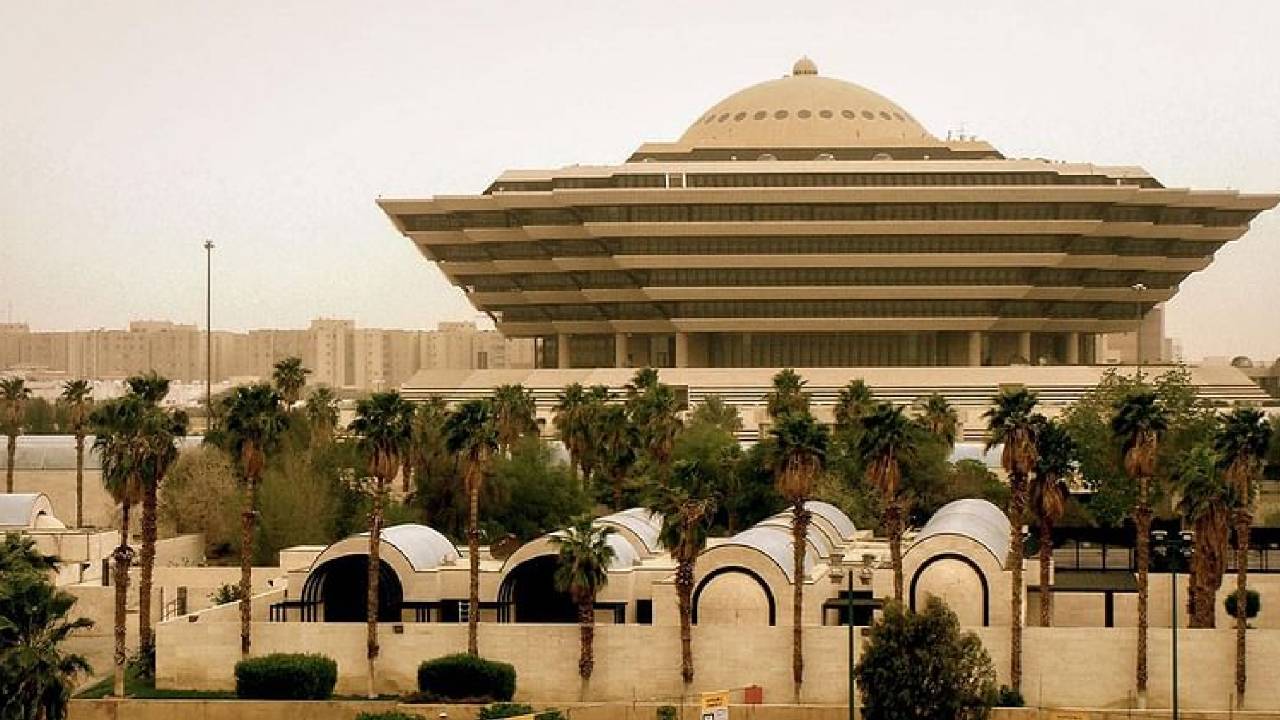 قتل مواطنا بالرصاص.. «الداخلية» تنفذ حكم القصاص في أحد الجناة بالرياض