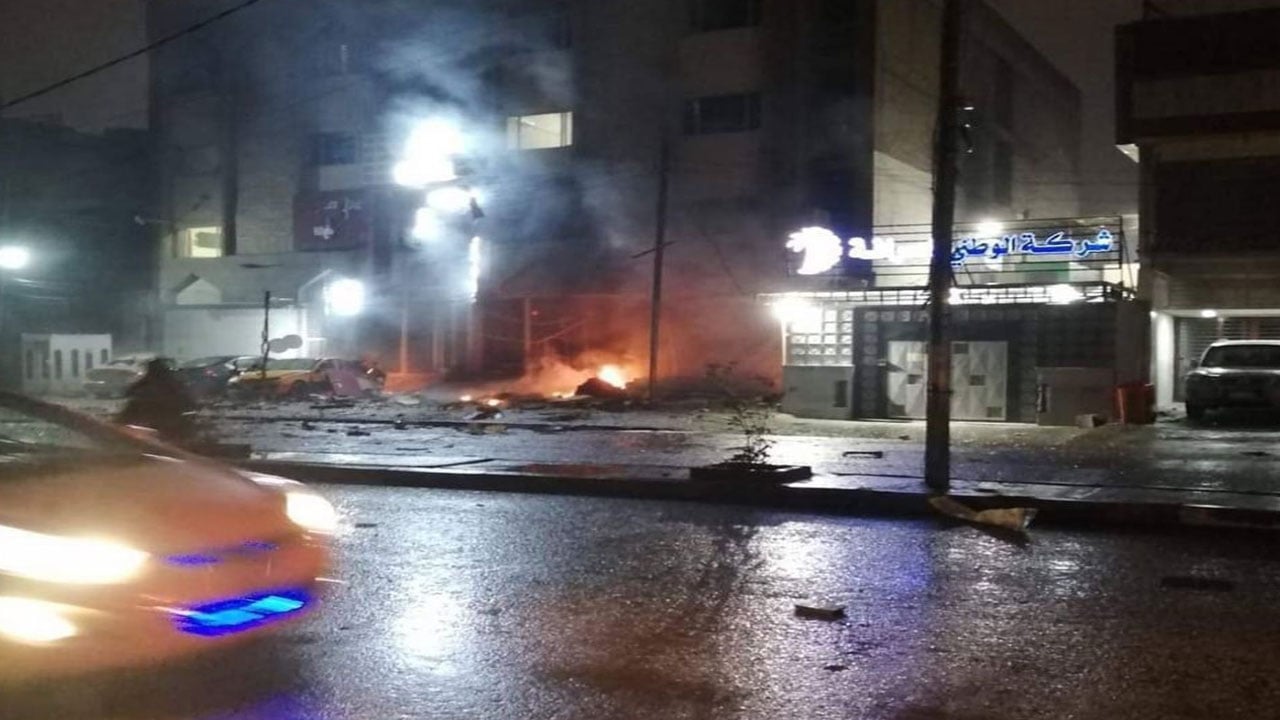 انفجاران يهزان وسط بغداد.. واندلاع النيران في مبانٍ مجاورة للموقع