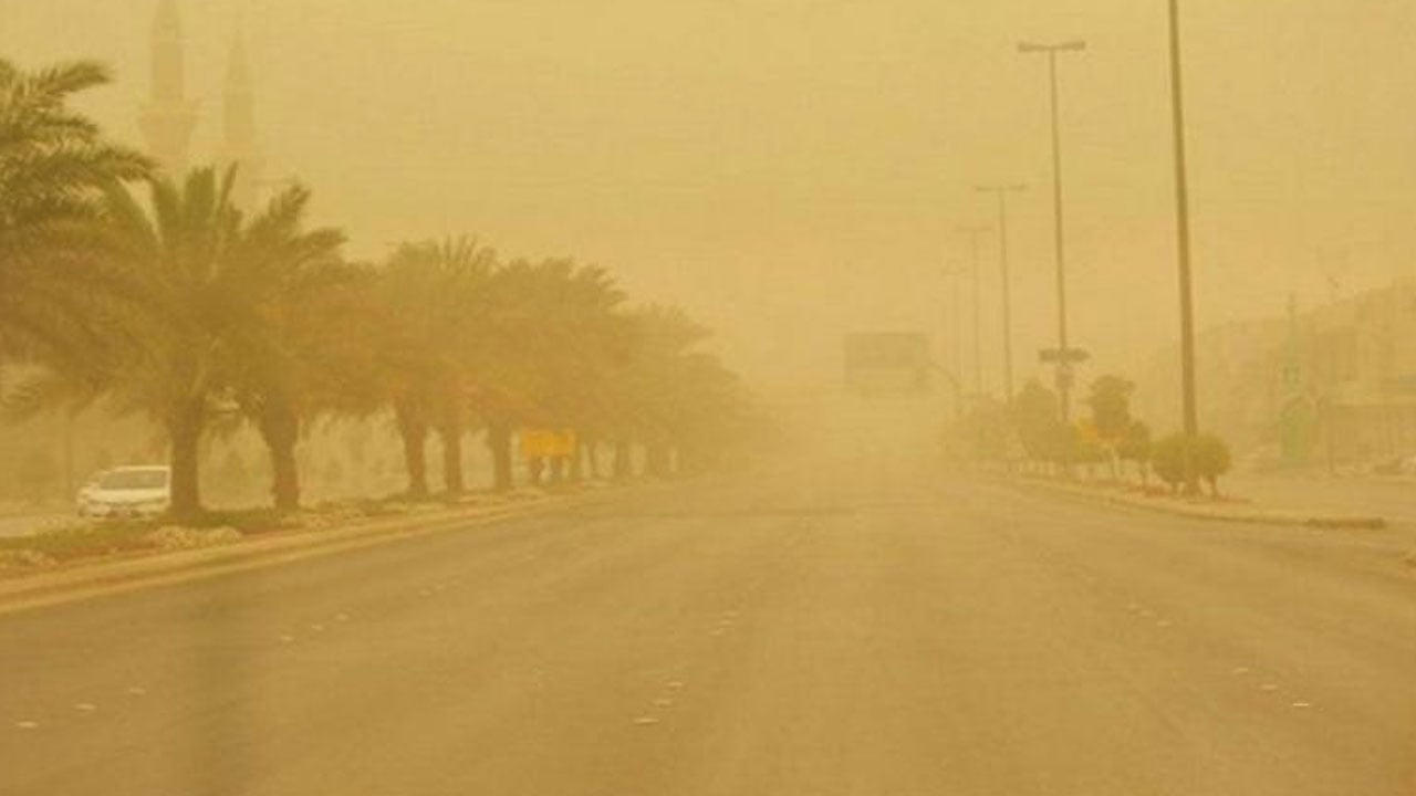 «الأرصاد»: رياح نشطة وأتربة مثارة على معظم مناطق المملكة 