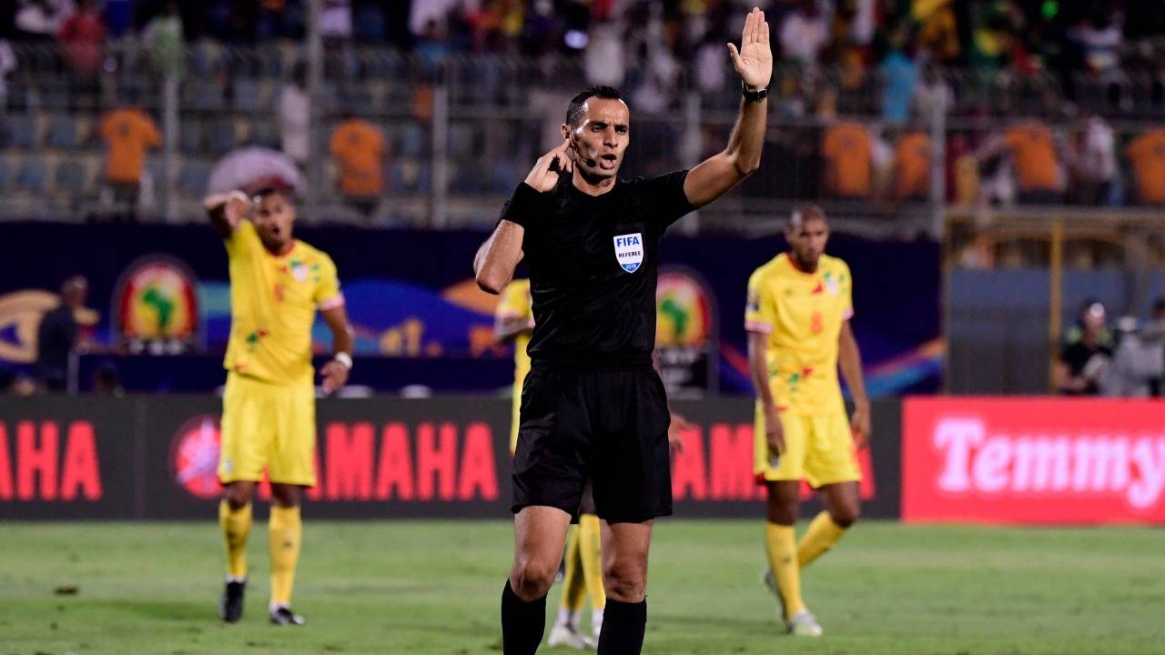تعرّف على حكام ربع نهائي كأس الملك.. غربال يضبط ديربي الرياض
