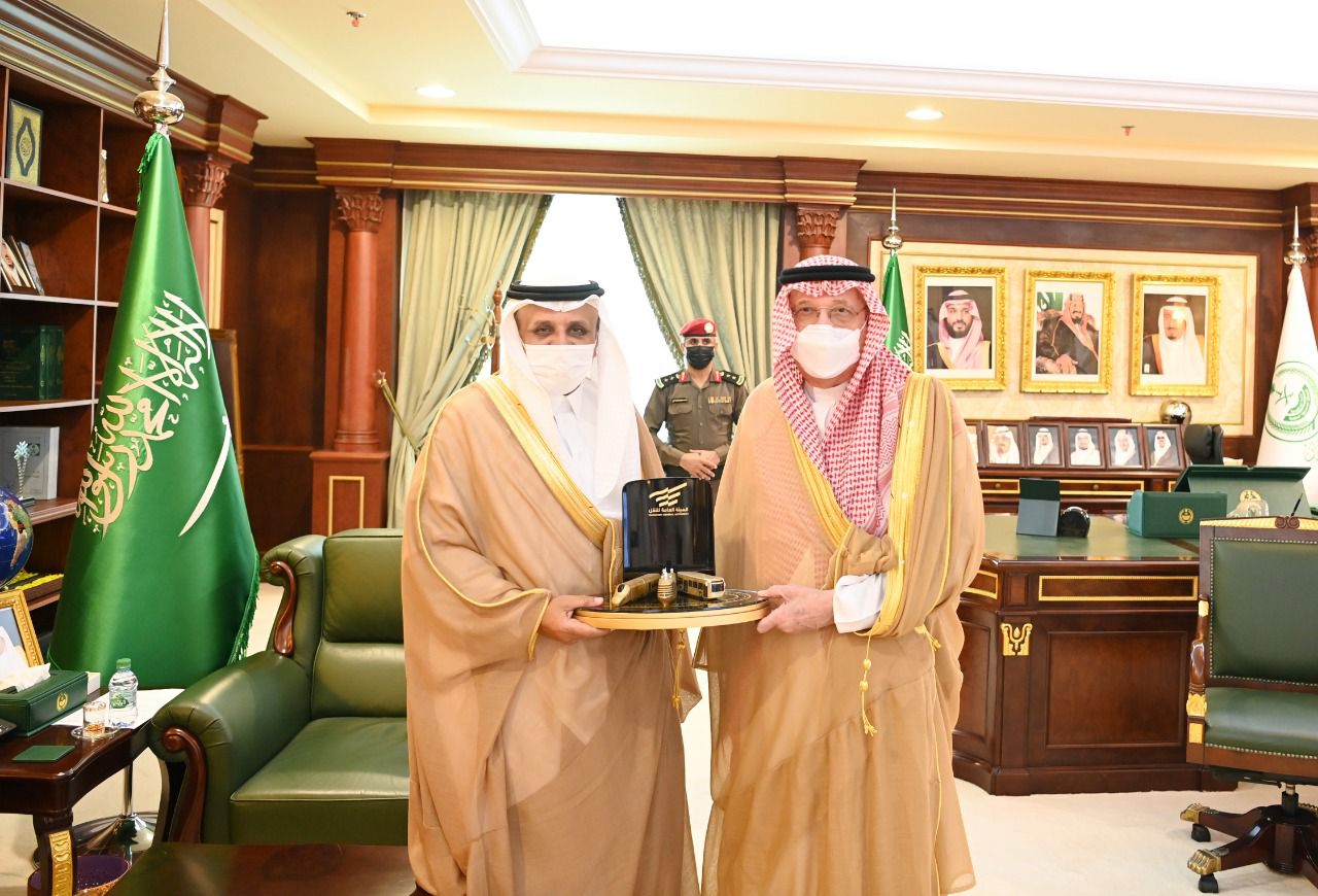 بالصور.. الأمير محمد بن ناصر يطلق مشروع النقل العام بالحافلات في حاضرة جازان