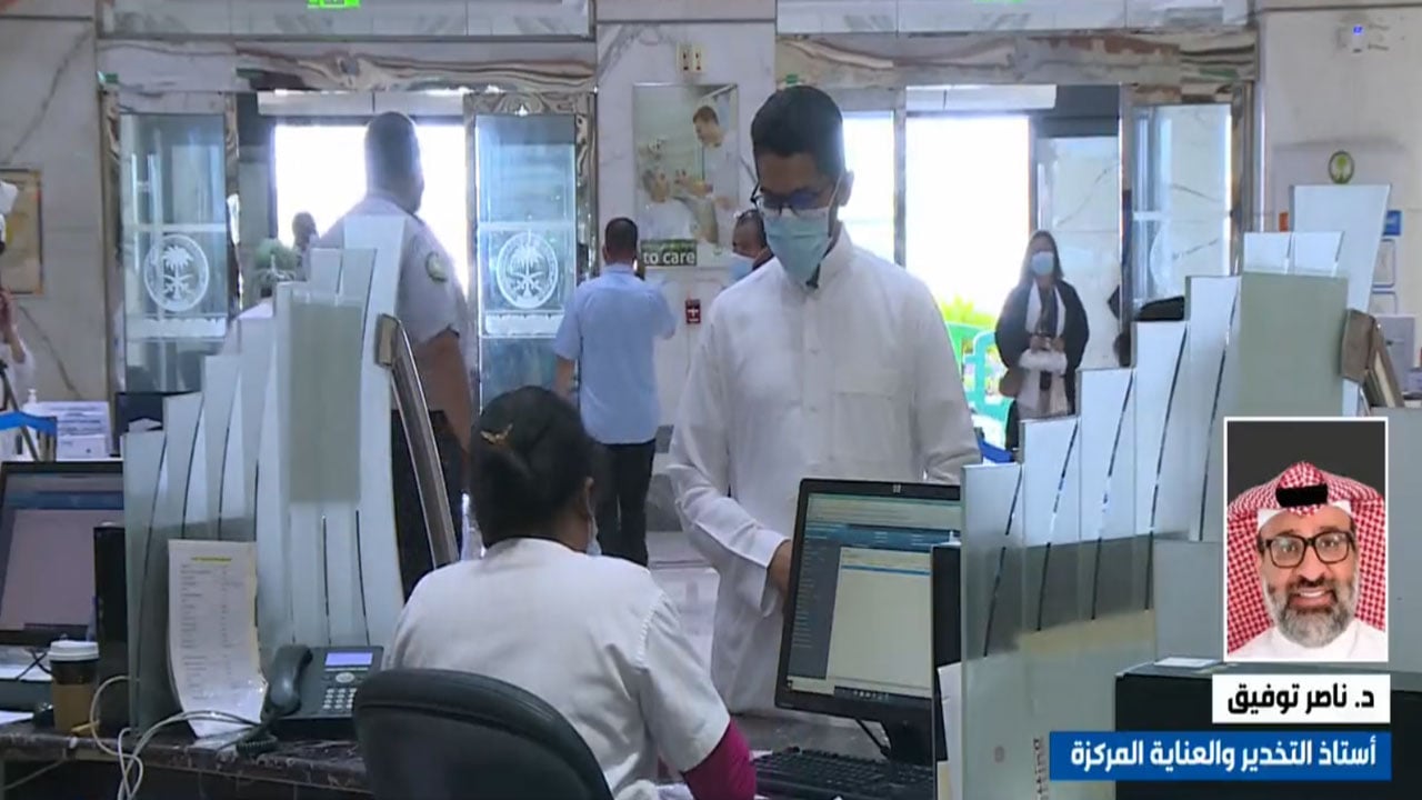 بالفيديو.. أستاذ تخدير يكشف عن سبب عودة الحياة الطبيعية والتخلي عن الكمامات في أوروبا