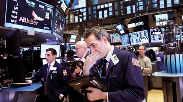سوق الأسهم الأمريكية تغلق تعاملات الجمعة على انخفاض
