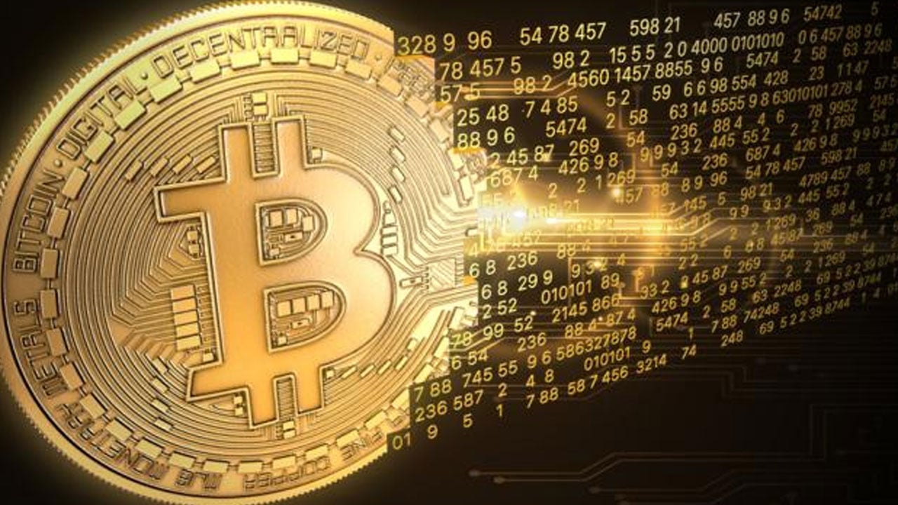 بيتكوين تسترجع قوتها وتسجل أعلى ارتفاع في شهر
