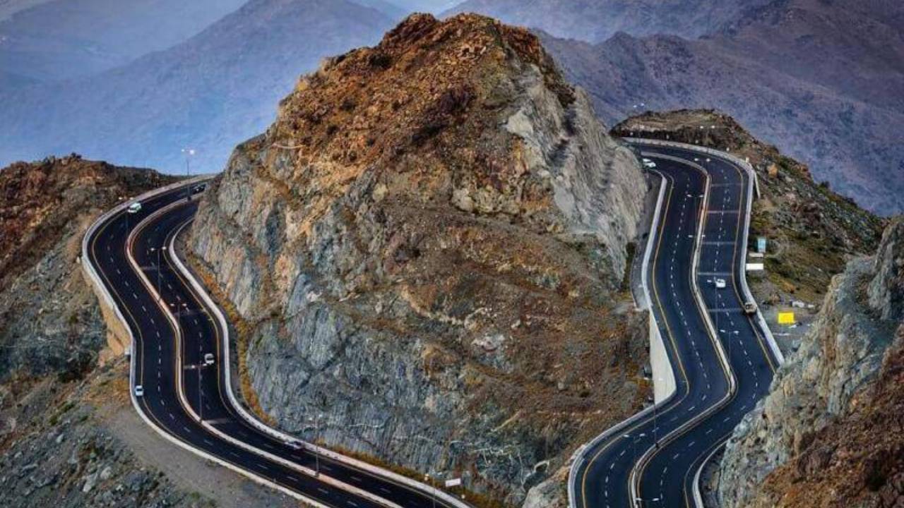 
إعادة فتح طريق الهدا في الاتجاهين 
