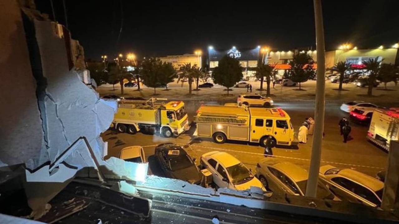 حادث وميض لحظي بعمارة سكنية وإصابة شخص بالرياض.. و«الدفاع المدني» يتدخل

