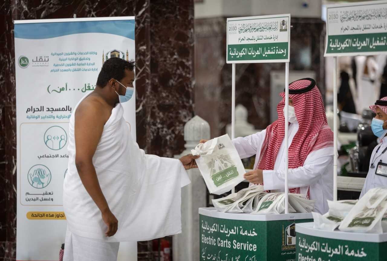 <div class="paragraphs"><p>جانب من مبادرة تنقل آمن</p></div>