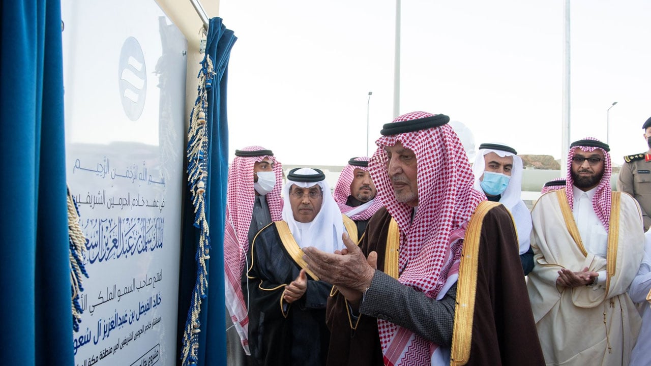 بالصور.. أمير مكة يدشن 3 مشروعات مياه بالطائف
