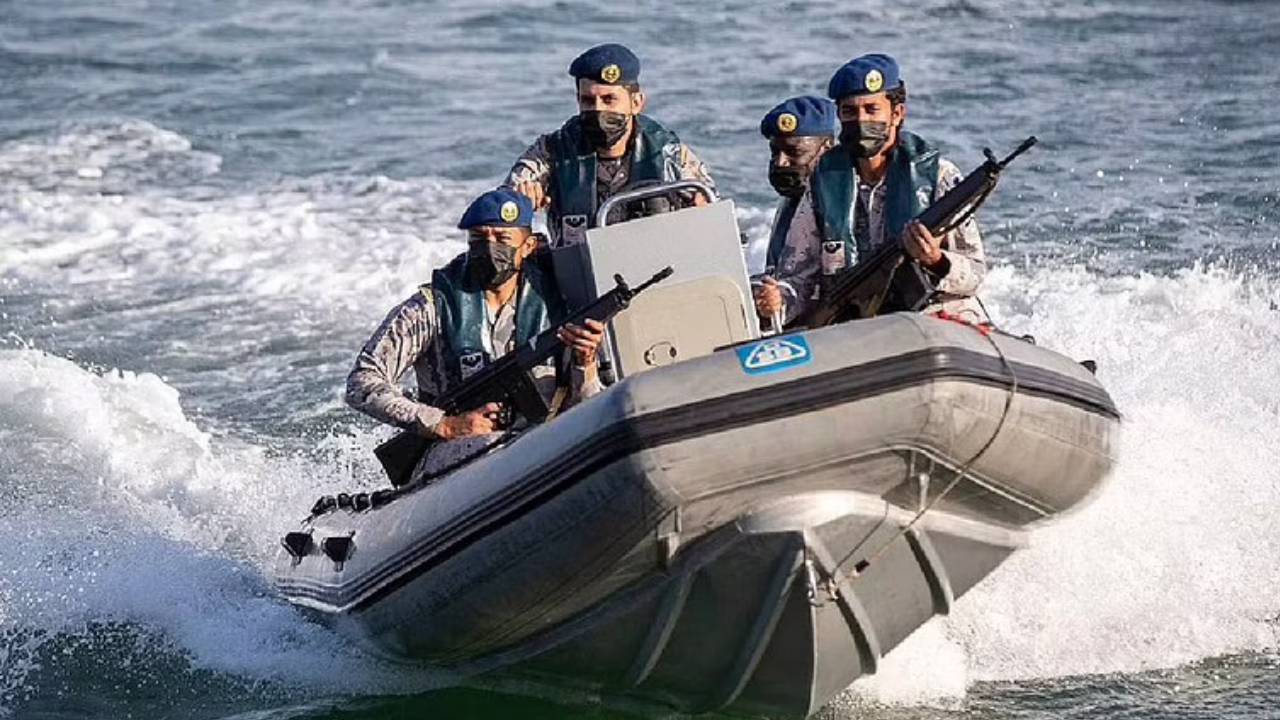 منهم مواطنة تعرضت للغرق.. حرس الحدود ينقذ 9 أشخاص في 3 مناطق 