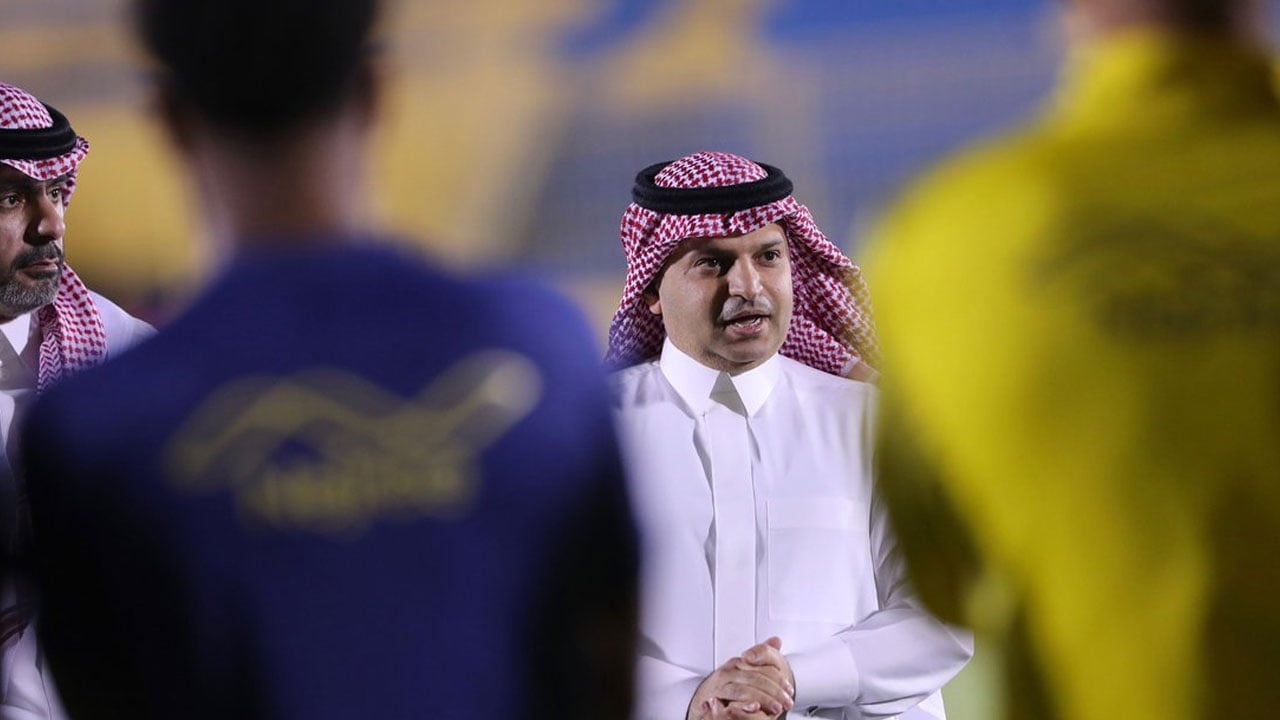تعليق مثير من رئيس النصر بشأن رفع الإيقاف عن جماهير الاتحاد
