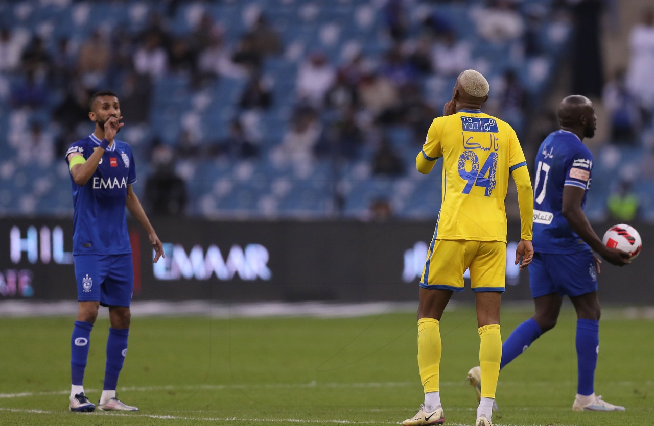 بالفيديو.. ناقد رياضي يطالب بمعاقبة سلمان الفرج بسبب أحداث ديربي الكأس