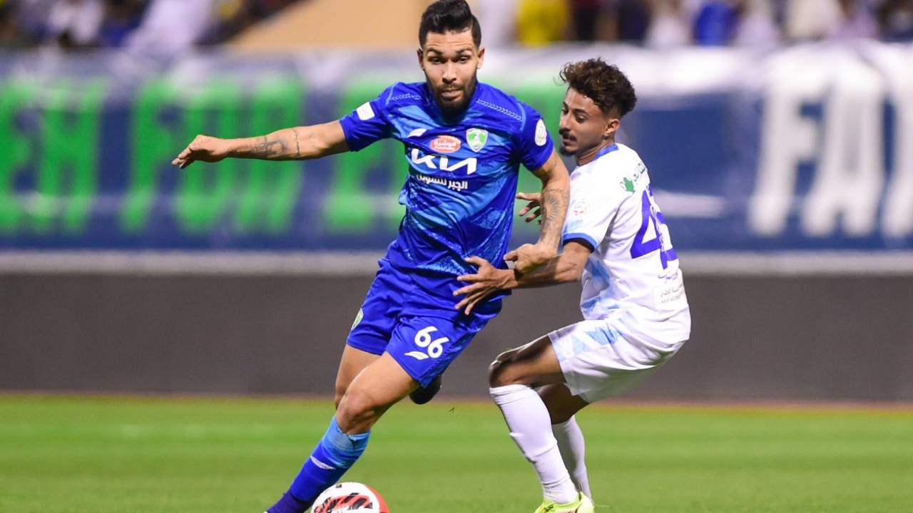 دوري المحترفين السعودي.. الفتح يقفز إلى المركز السادس بثلاثية في أبها