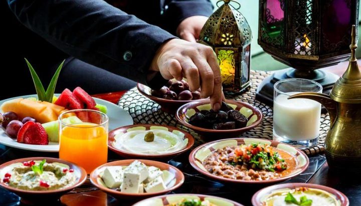 ملعقة يوميًًا من هذا المكون على السحور يجنبك العطش والجوع

