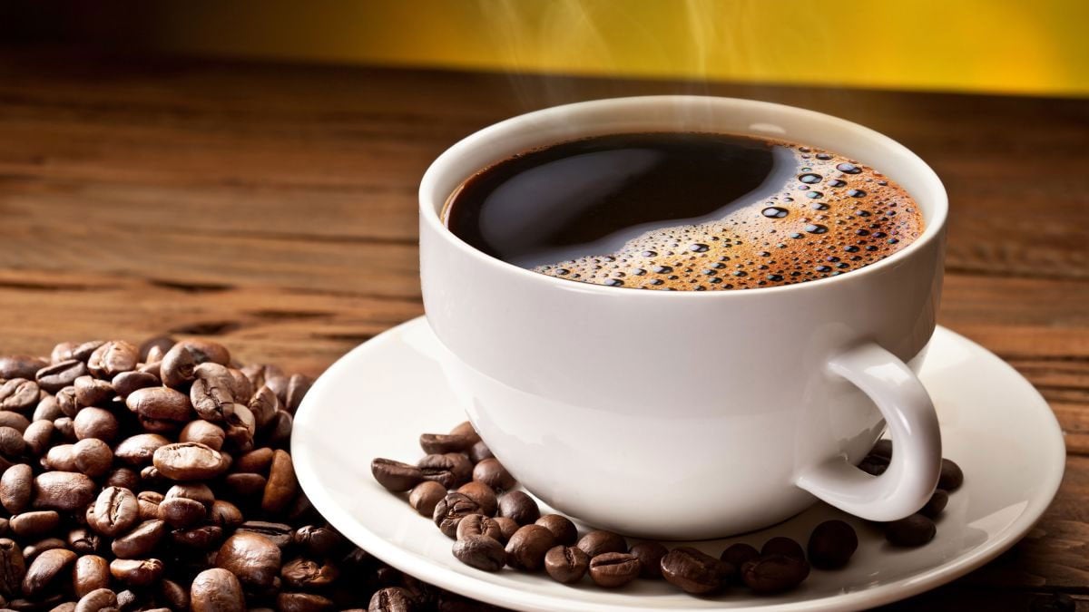 تسبب الأرق والغثيان.. أعراض زيادة جرعة الكافيين وأضرارها