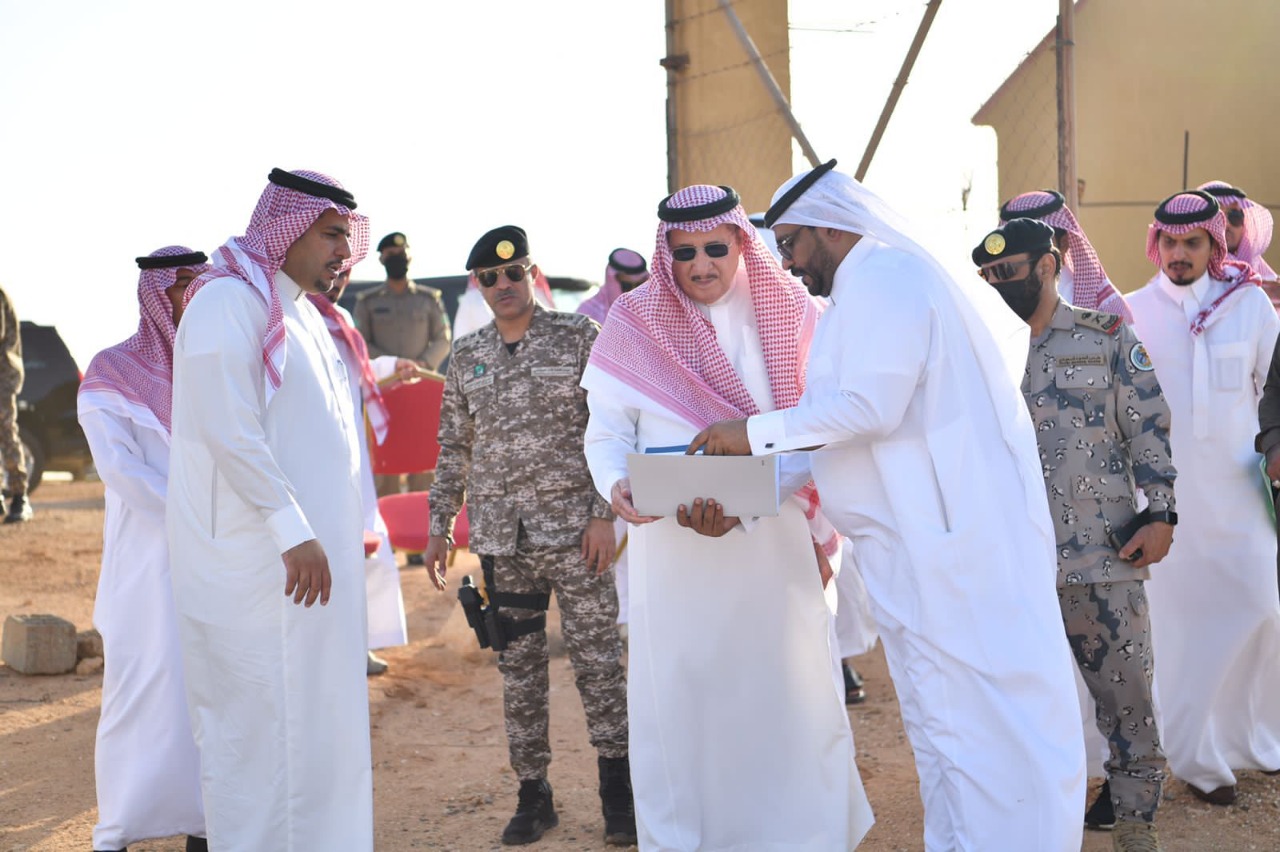 <div class="paragraphs"><p>أمير جازان يتفقد المشاريع التنموية والسياحية بفرسان</p></div>