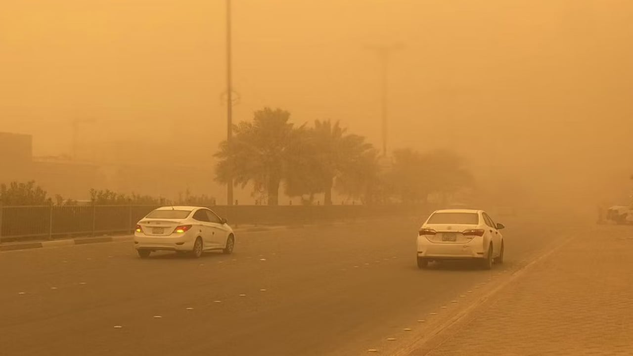 طقس الجمعة.. موجة حارة مصحوبة برياح مثيرة للأتربة بعدد من مناطق المملكة