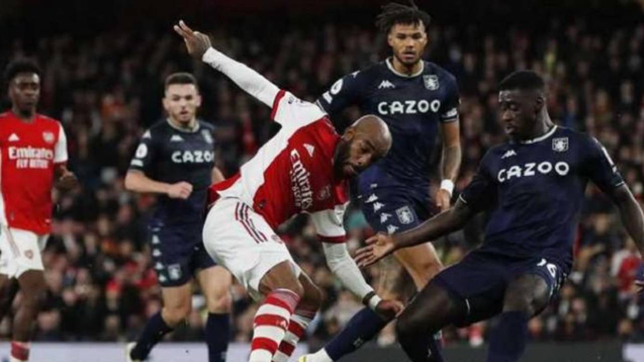 آرسنال يهزم استون فيلا في الدوري الإنجليزي