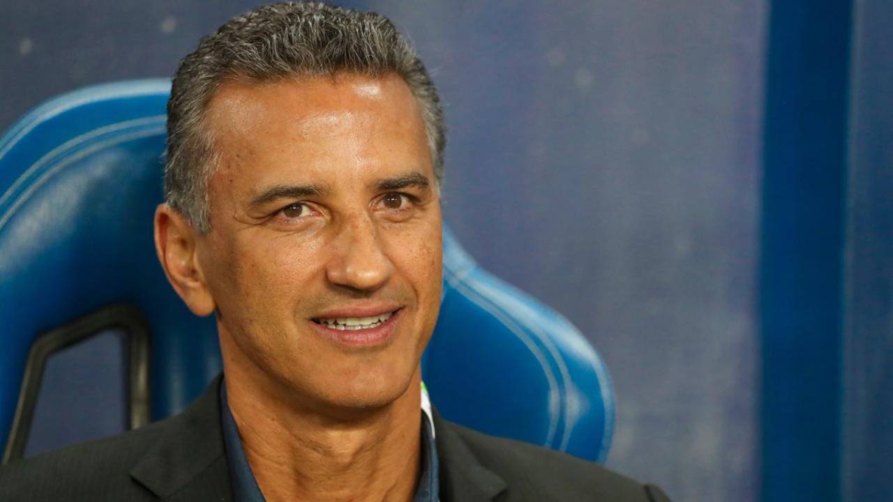 رقم مميز لـ«شاموسكا» أمام الاتحاد في دوري المحترفين