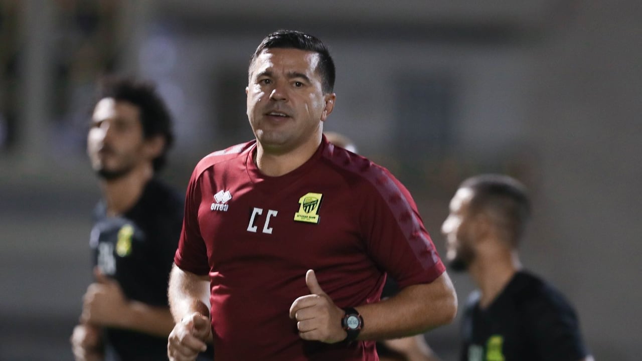 الفراج: كونترا باق في الاتحاد موسمين على الأقل
