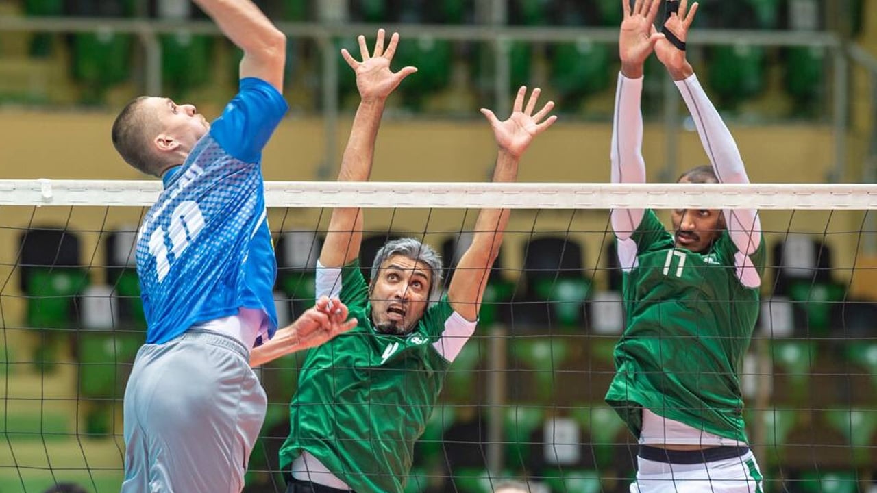 طائرة الأهلي تغرد خارج سرب النخبة.. والفيصلي يقهر الهلال

