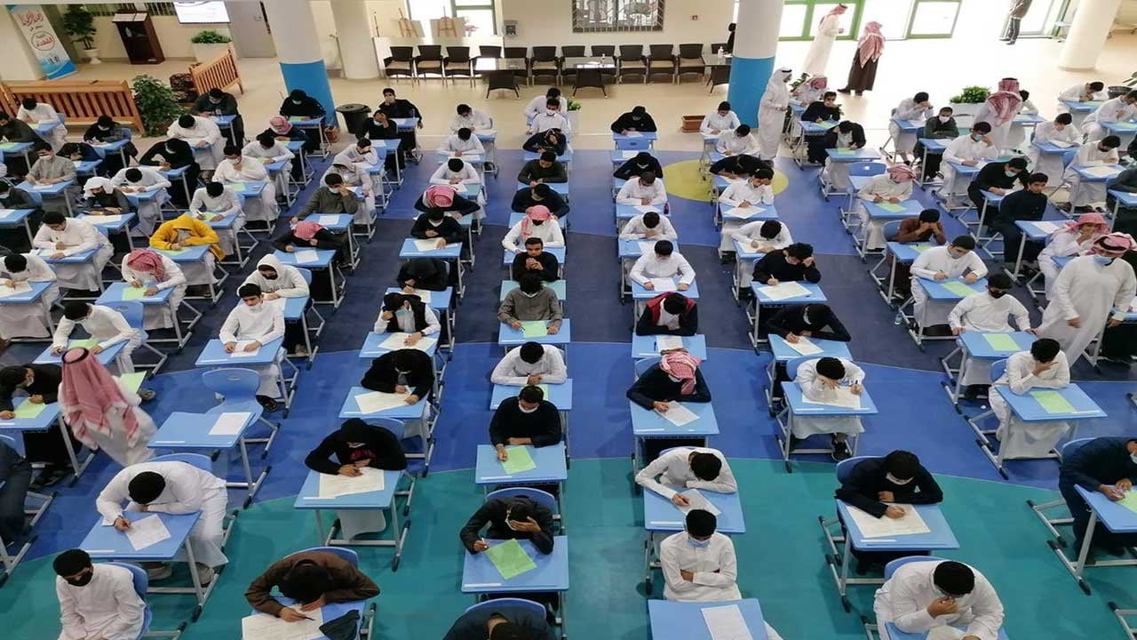 عودة الدراسة الحضورية في مدارس المملكة غدًا.. 7 تغييرات في الفصل الثالث 
