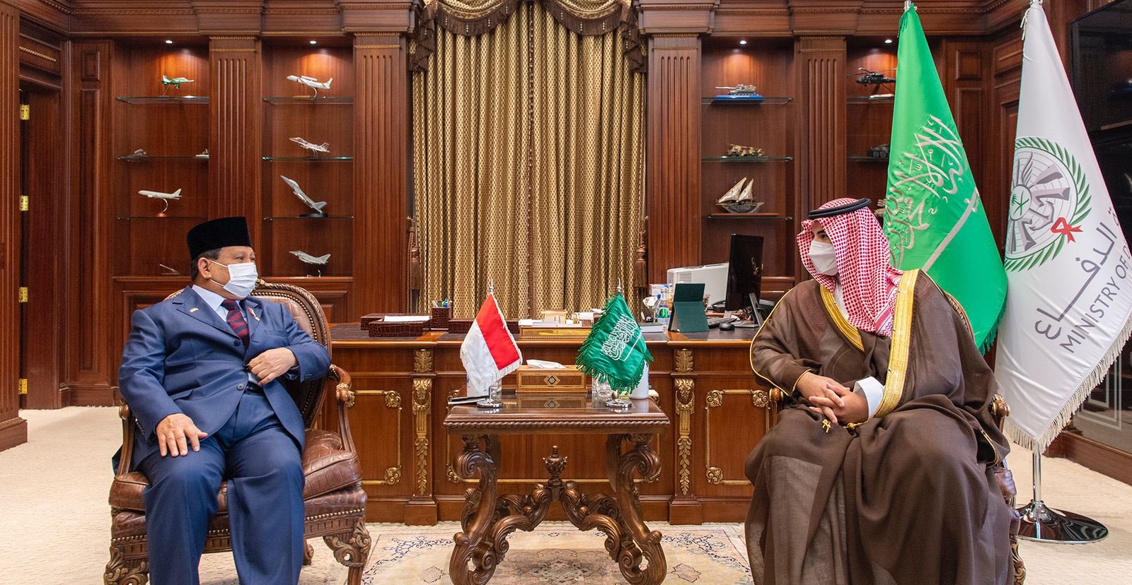 الأمير خالد بن سلمان يبحث مع وزير الدفاع الإندونيسي التعاون عسكريًا

