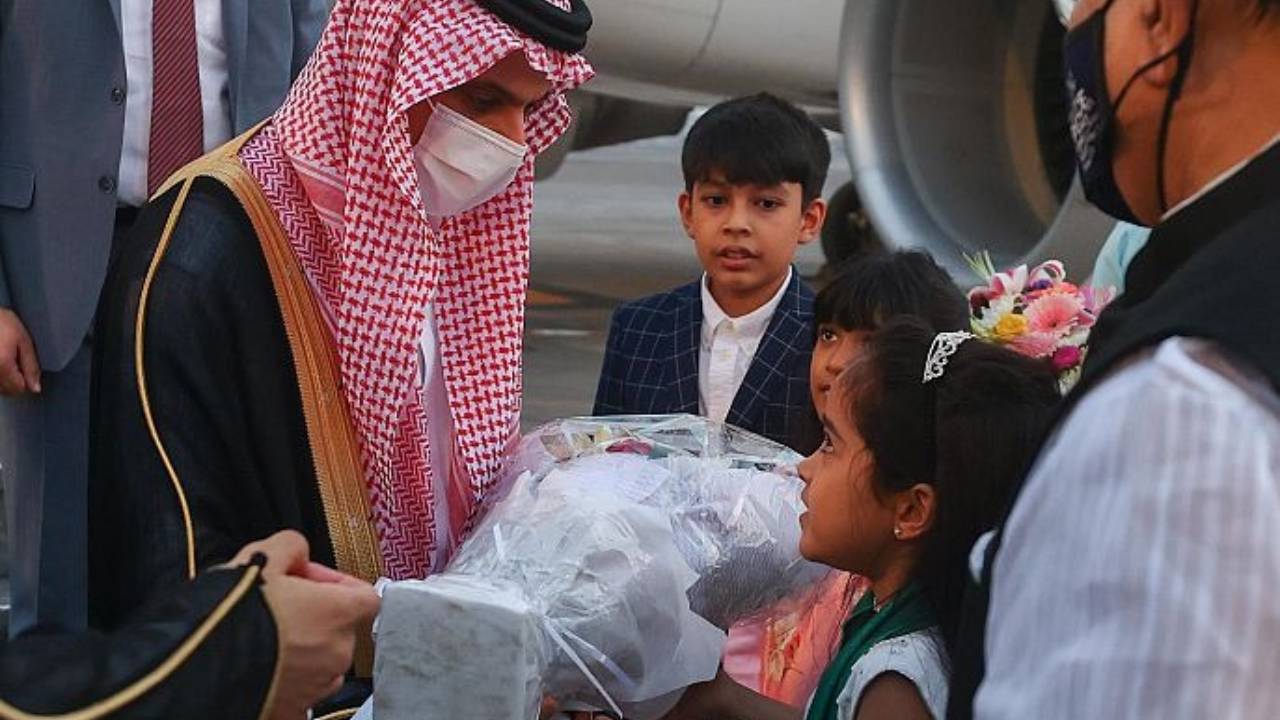 وزير خارجية بنجلاديش الشعبية يستقبل الأمير فيصل بن فرحان 