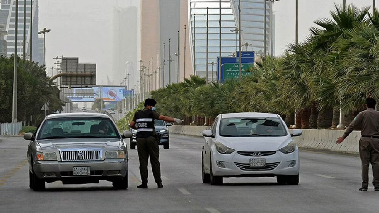 مرور جدة: الخروج من المنزل مبكرًا يسهم في الحد من الازدحام المروري 
