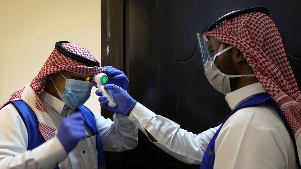 مركز الإحصاء الخليجي يكشف نسبة الإصابات والتعافي من كورونا بدول مجلس التعاون