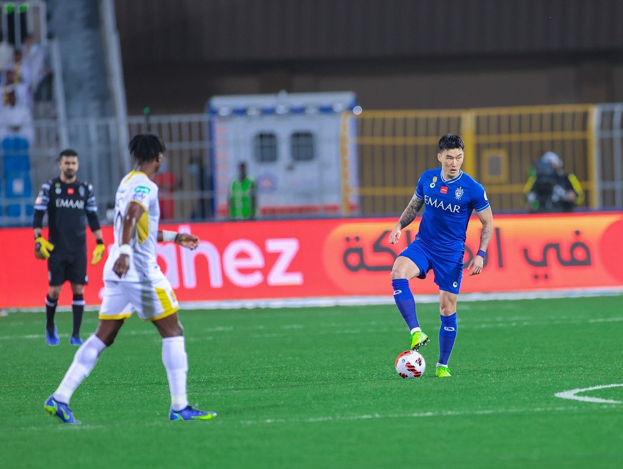<div class="paragraphs"><p>دفاعات الهلال تفسد هجمات الاتحاد</p></div>