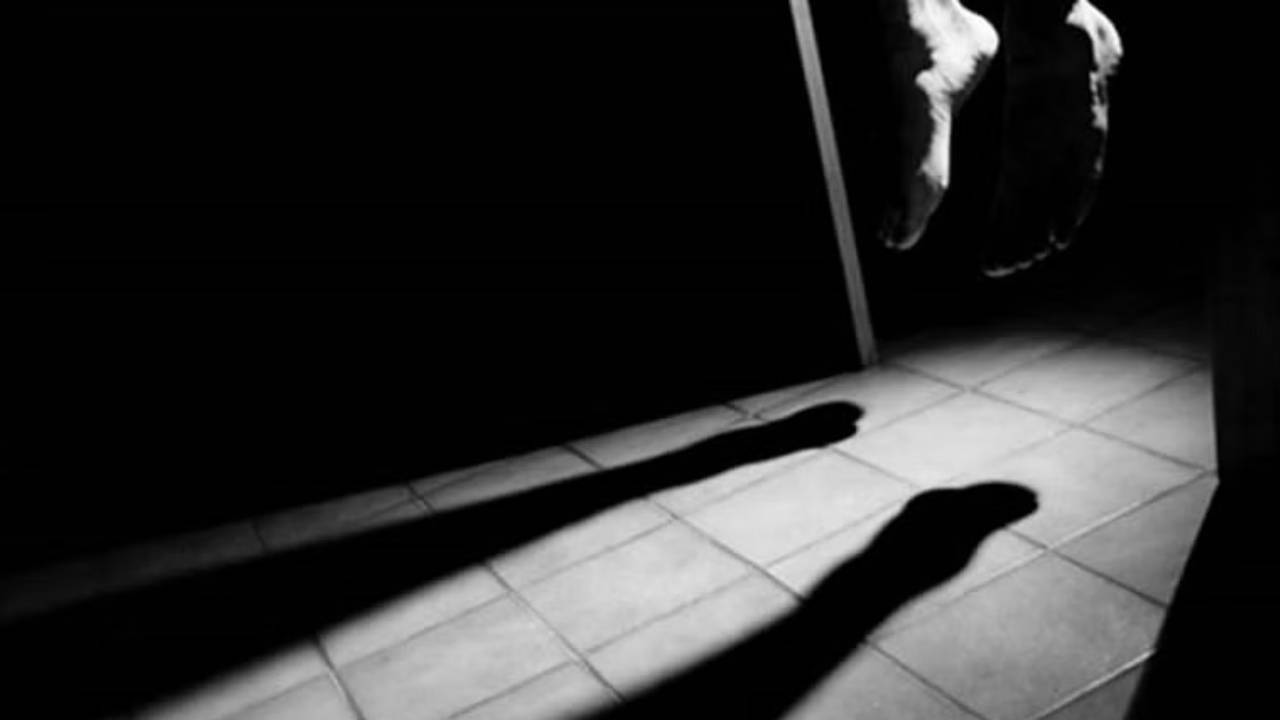 مقيم يشنق نفسه بمحافظة الخفجي.. والأمن يباشر الحادث
