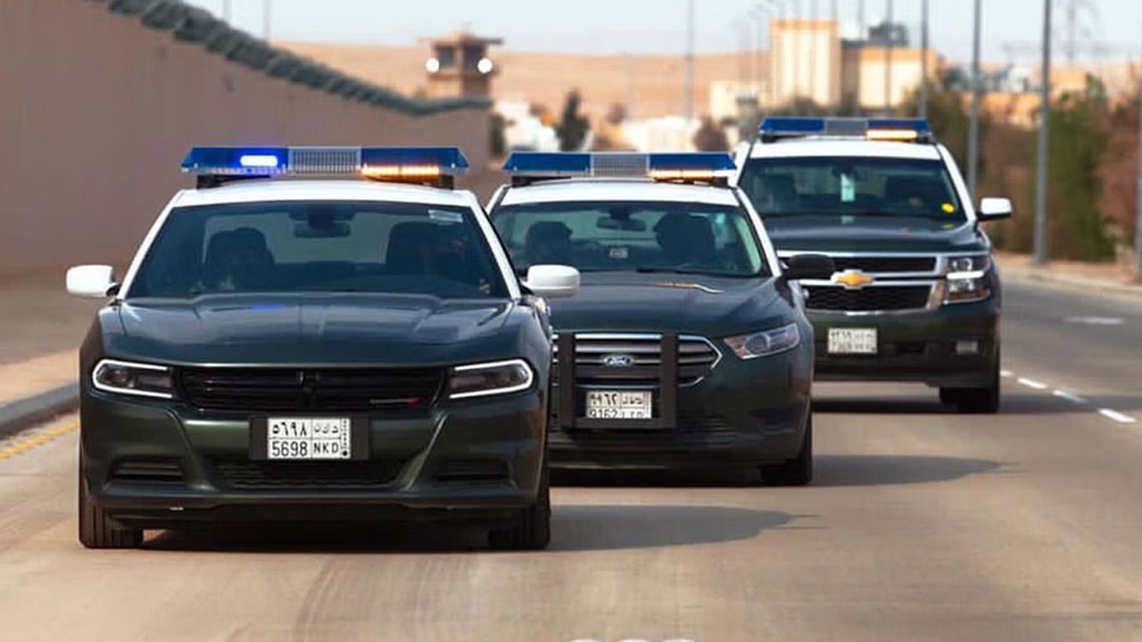 شرطة الشرقية تكشف تفاصيل مقطع شخص يعتدي على آخر: الحادث وقع قبل شهرين


