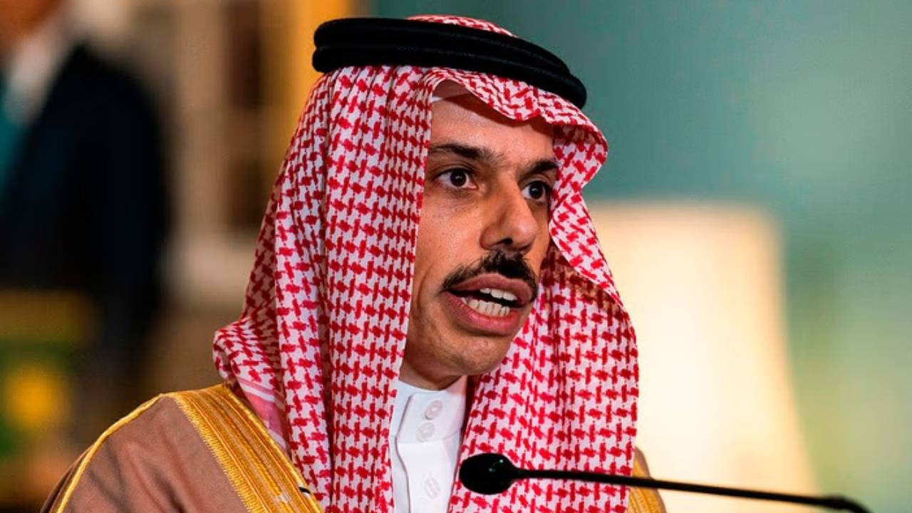 الأمير فيصل بن فرحان يعلن إطلاق برنامج وزارة الخارجية لتطوير القيادات

