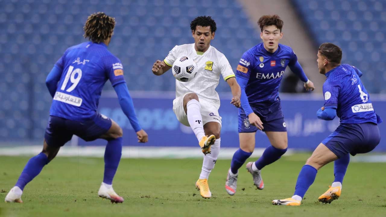 التشكيل المتوقع لقمة الثلاثاء بين الهلال والاتحاد