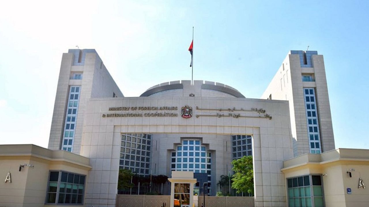 الإمارات تطالب بموقف دولي فوري لوقف الهجمات الحوثية المتكررة على المملكة 
