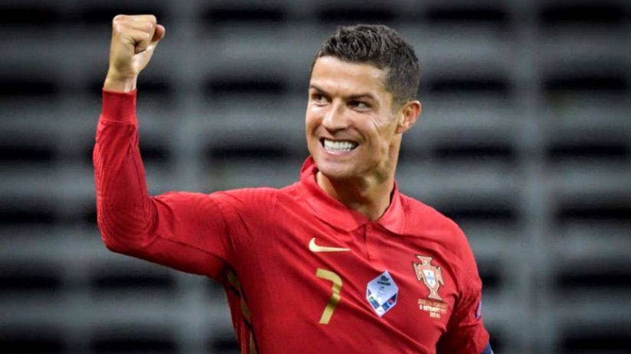 رونالدو يقود قائمة البرتغال في الملحق الأوروبي للمونديال

