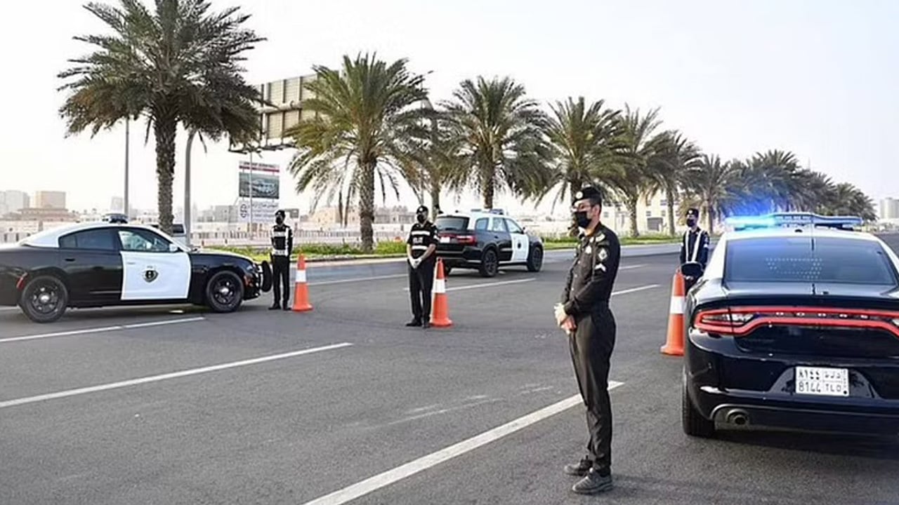 مواطنان يختلسان مبلغًا ماليًا من أحد البنوك.. وشرطة نجران تباشر الحادث
