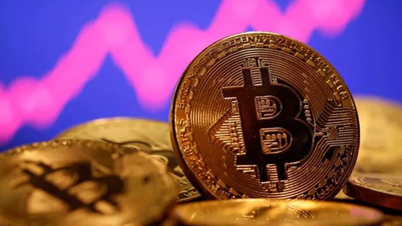 ارتفاع سعر عملة بيتكوين.. وصلت إلى 44 ألفًا و635 دولارًا
