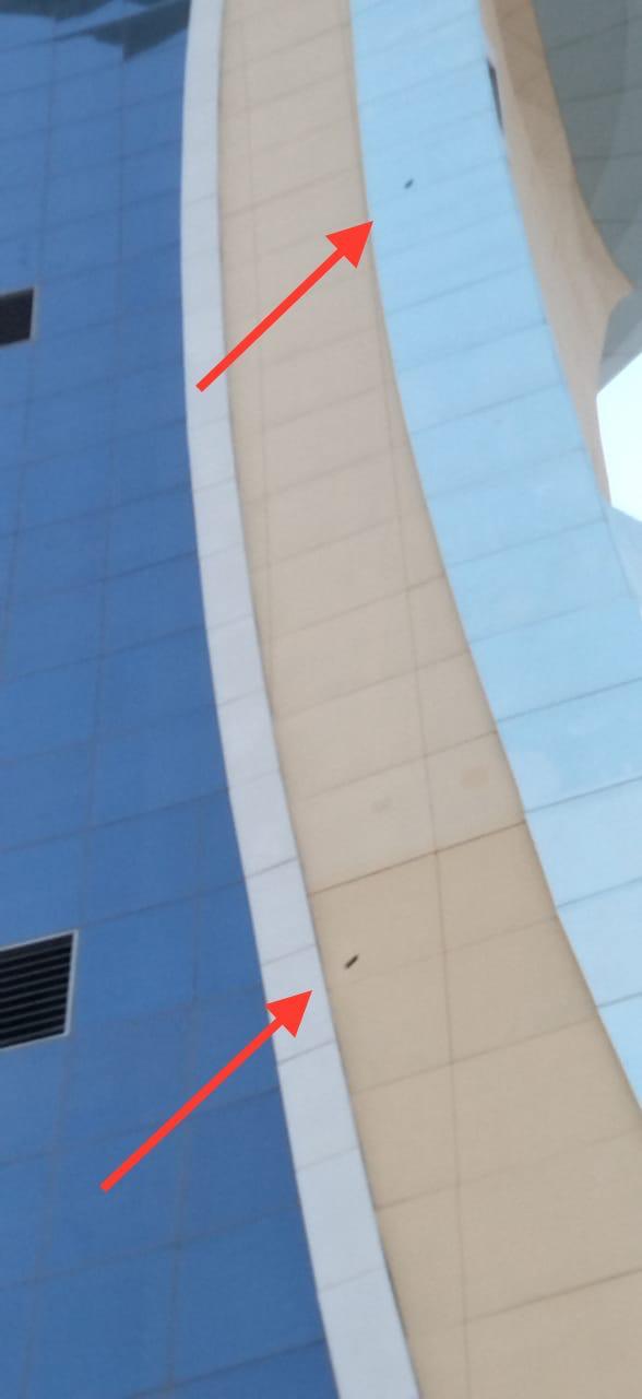 آثار مقذوفات الحوثي في نجران
