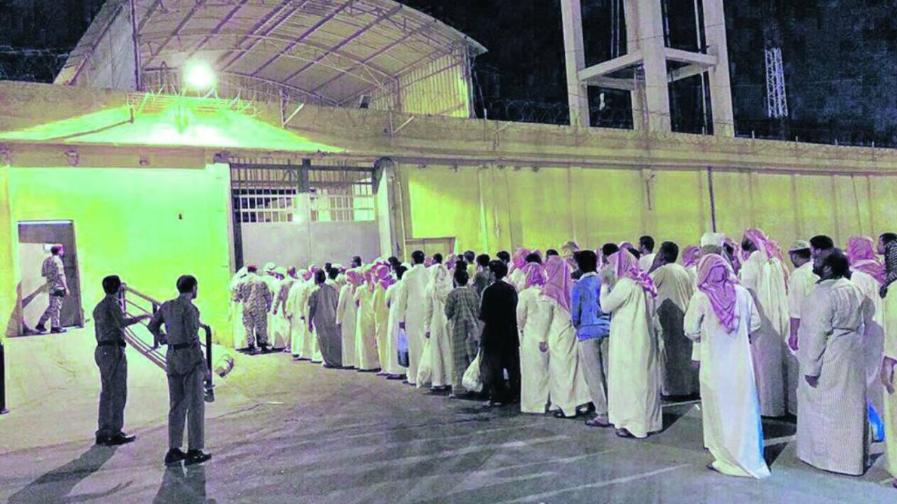 «السجون» تعلن إعادة فتح الزيارة للمستفيدين من البيت العائلي