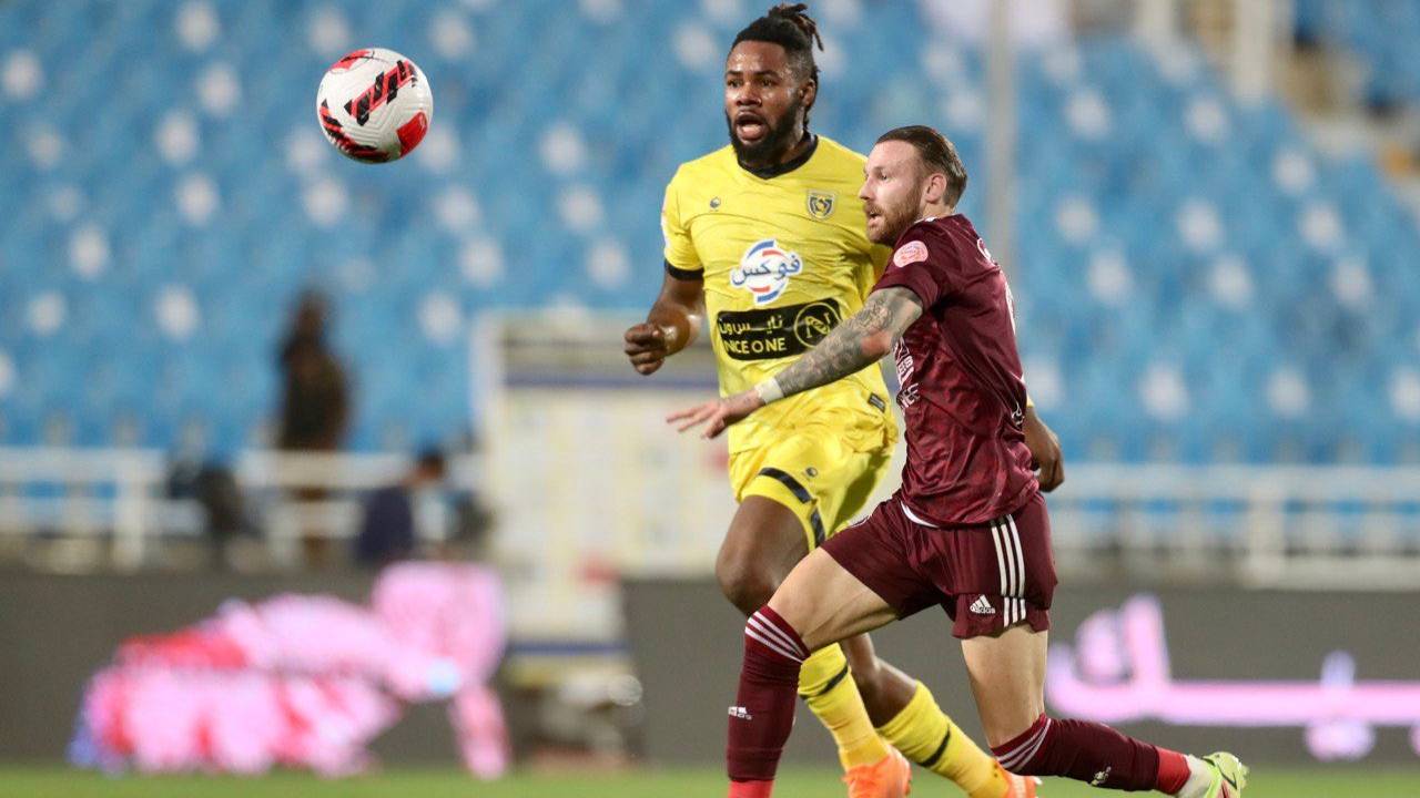 الفيصلي يقتنص تعادلًا ثمينًا مع التعاون بدوري المحترفين السعودي